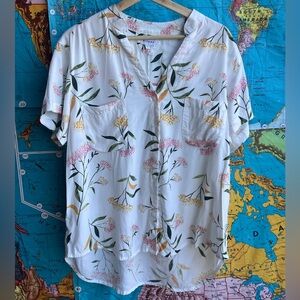 Piyama White Floral Button-Up with Green Leaves